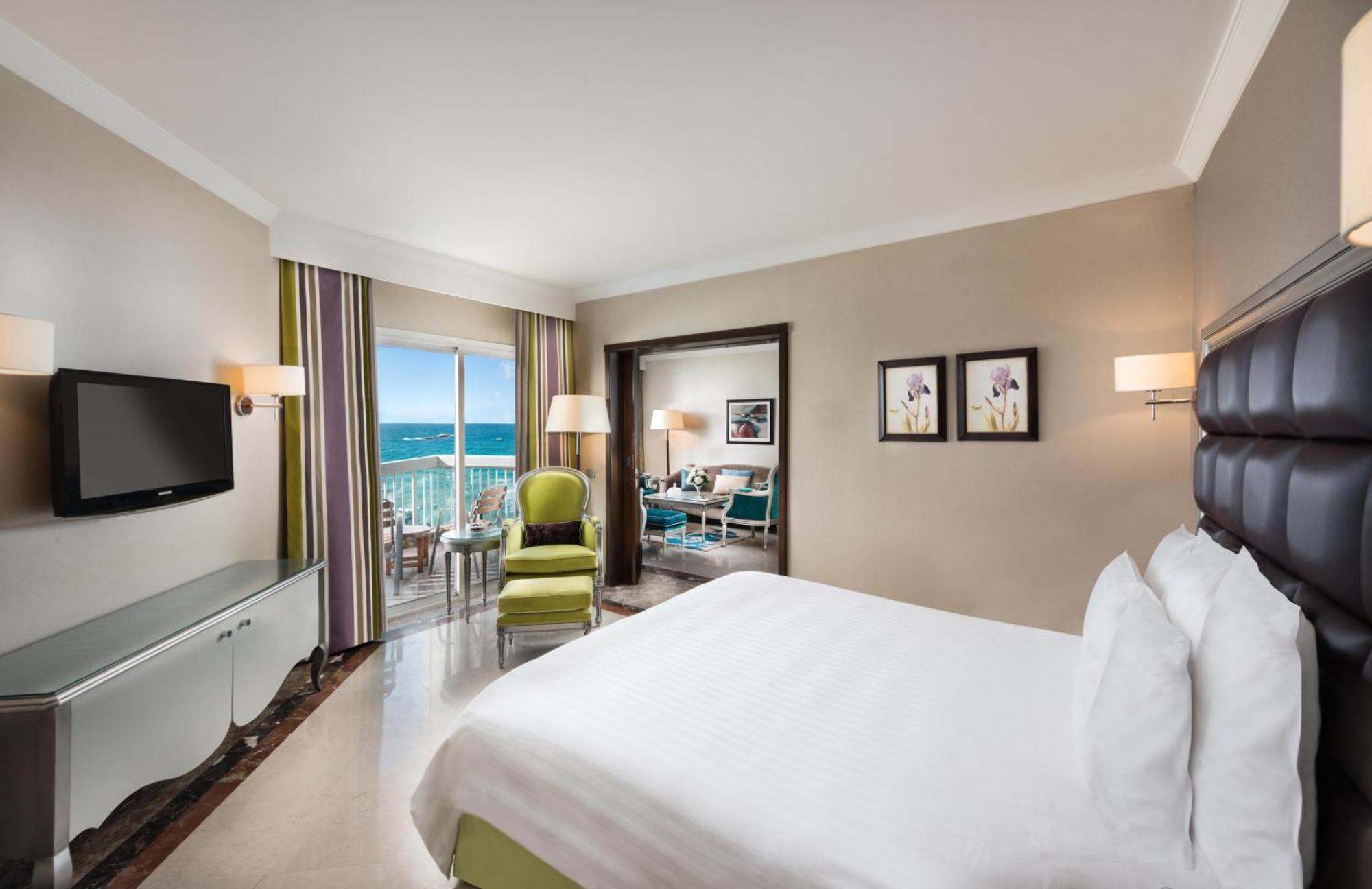 Hilton Alexandria Corniche Hotel Exteriör bild