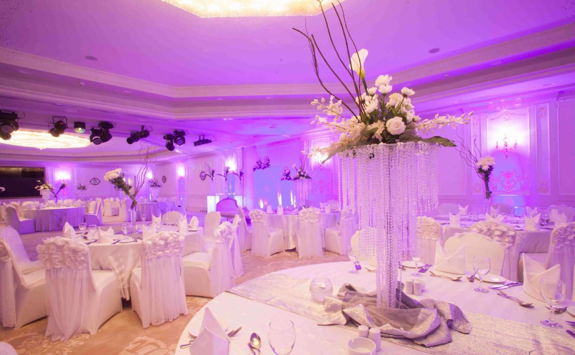 Hilton Alexandria Corniche Hotel Exteriör bild A wedding reception